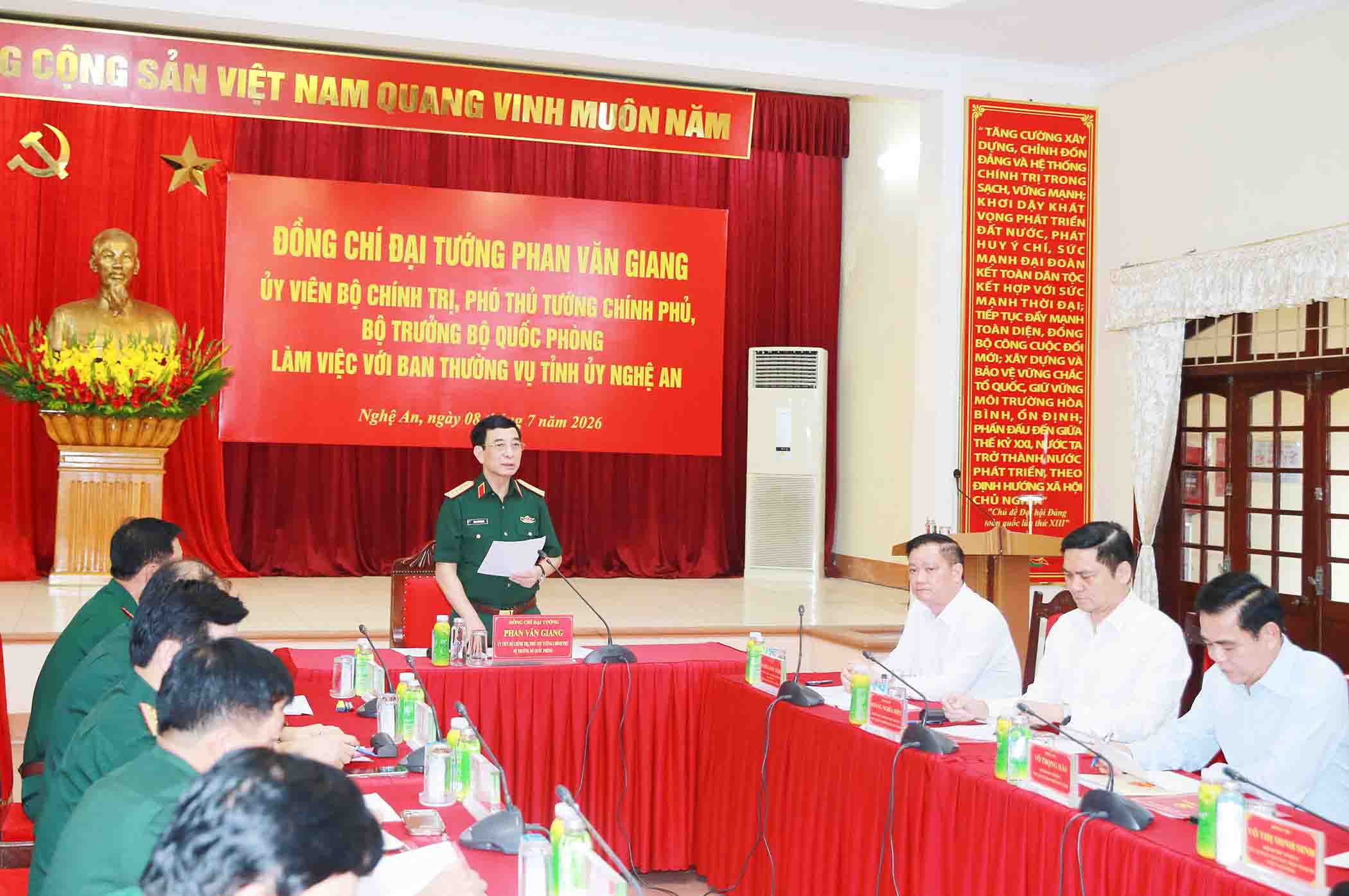 Đại tướng Phan Văn Giang, Ủy viên Bộ Chính trị, Phó Thủ tướng Chính phủ, Bộ trưởng Bộ Quốc phòng phát biểu chỉ đạo. Ảnh: Trọng Đức