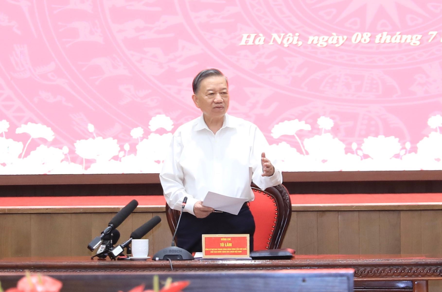 General Secretary and President To Lam delivered a concluding speech at the working session. Photo: Hanoi People's Committee