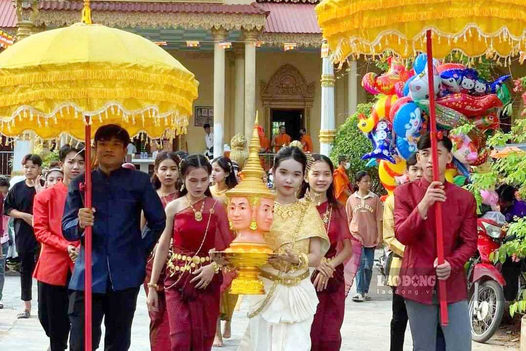 Preserving the Khmer cultural soul through each traditional ritual. Photo: Nhat Ho
