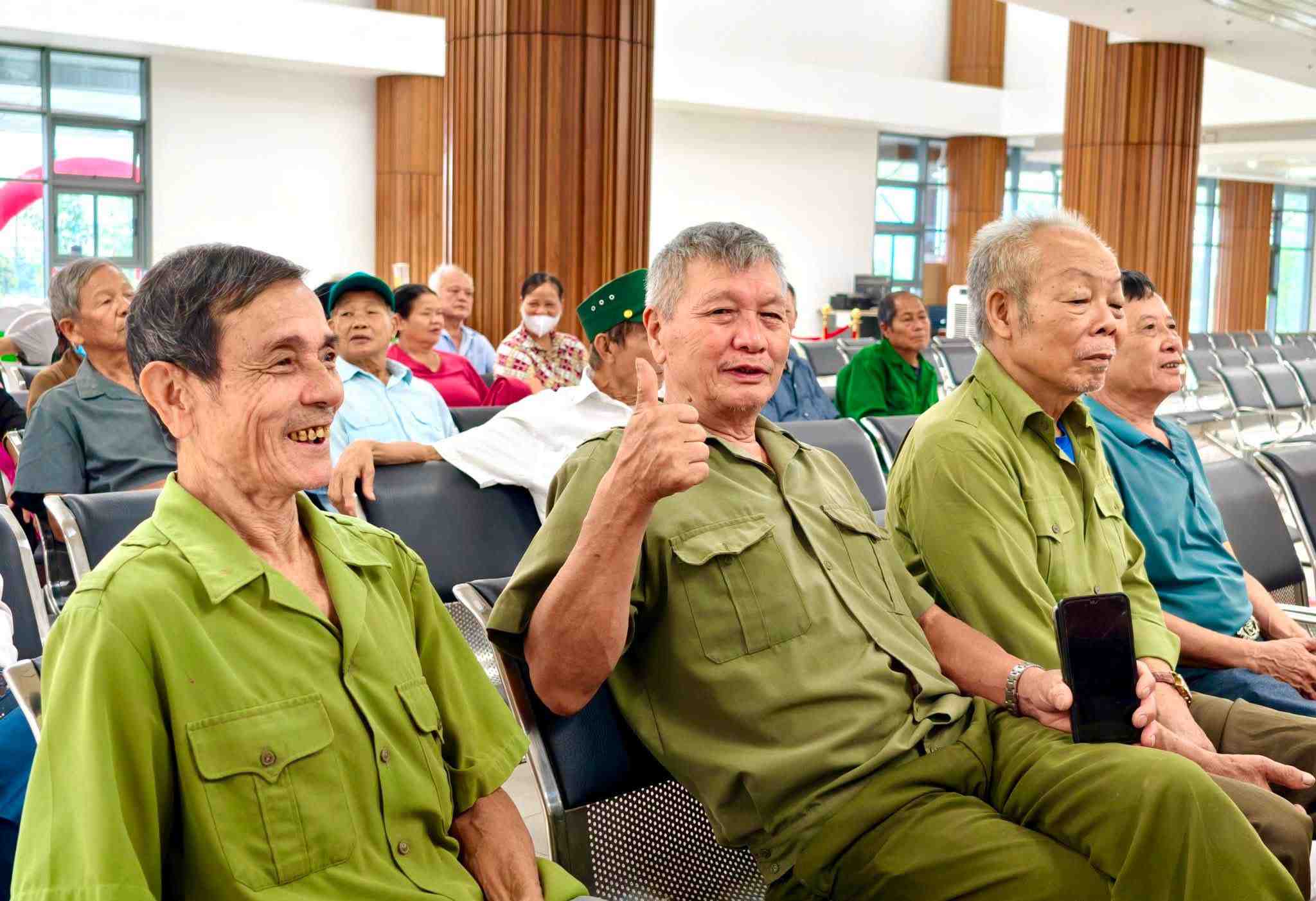 Mặc dù chiều 9.7.2026, Bệnh viện Hữu nghị Việt Đức cơ sở Ninh Bình mới chính thức đi vào hoạt động nhưng ngay từ sáng sớm bệnh viện đã đón những bệnh nhân đặc biệt đầu tiên. Ảnh: BVCC