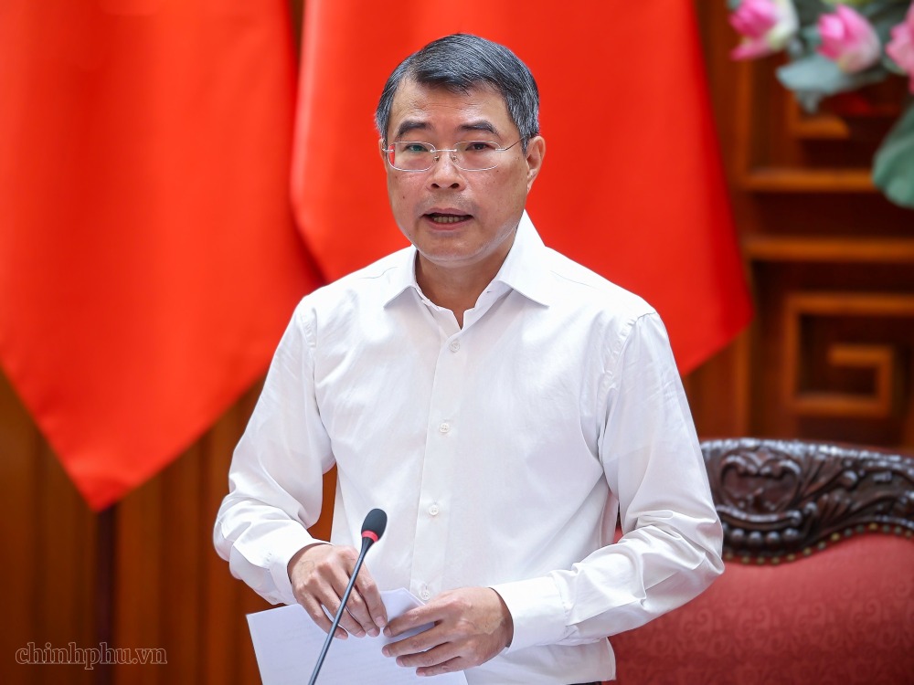 Politburo Member, Prime Minister Le Minh Hung requested urgent research and proposals to practically integrate 4 national target programs. Photo: VGP