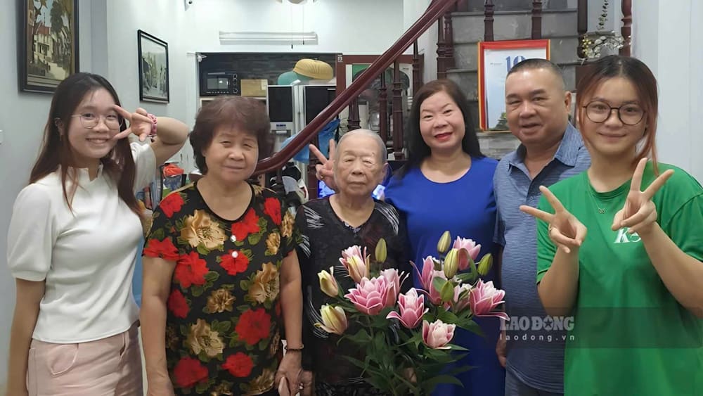 Some principles of setting clear boundaries will help generations of families have cohesion and reduce conflicts in life. Photo: Tuan Dat