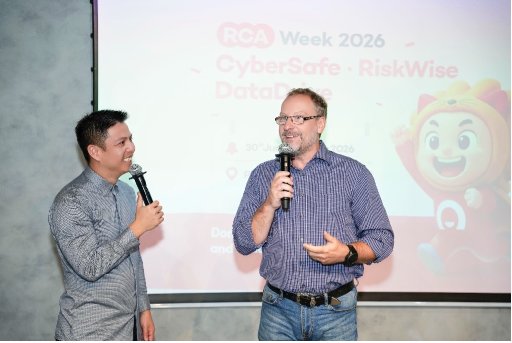 Cybersecurity expert Hieu PC and Mr. Leos Gregor at the sharing session within the framework of RCA 2026. Photo Home Credit