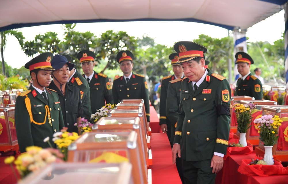 235 hài cốt liệt sĩ được an táng lần này là kết quả của quá trình tìm kiếm, quy tập trong mùa khô 2025-2026. Ảnh: Phương Vũ/ Bộ CHQS An Giang