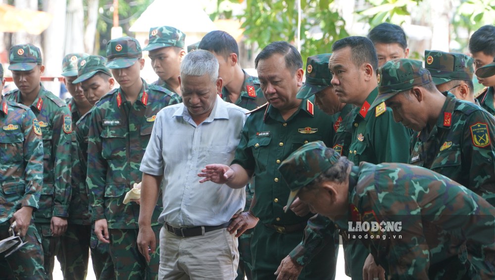 Lãnh đạo Bộ Tư lệnh TPHCM trực tiếp kiểm tra, đánh giá hiện trường và chỉ đạo điều chỉnh phương pháp quy tập.