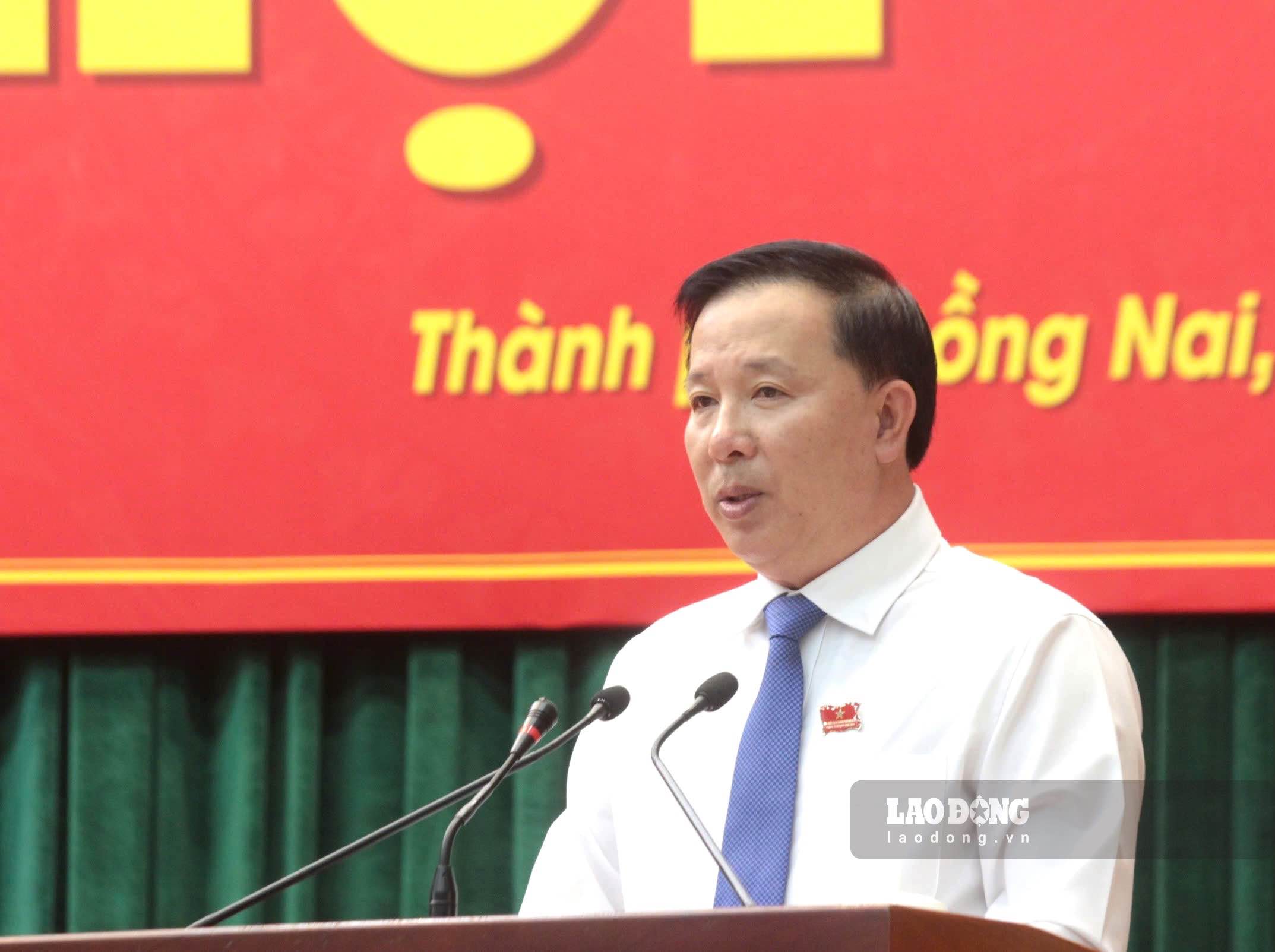 Chủ tịch UBND TP Đồng Nai Nguyễn Văn Út phát biểu về tình trạng chuyển nhượng, đầu tư ghim đất, thổi giá. Ảnh: HAC