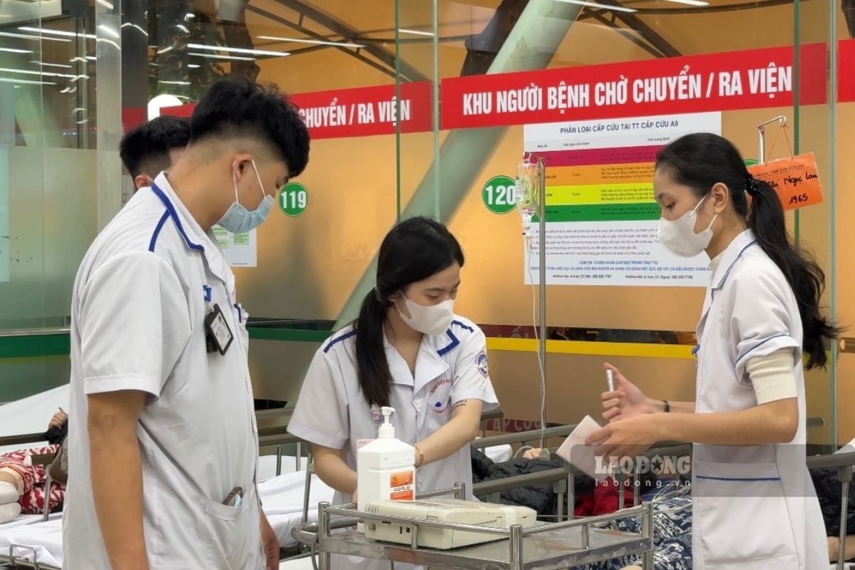 Many schools have set a floor score for receiving applications for admission in the 2026 enrollment. Photo: Phuong Anh
