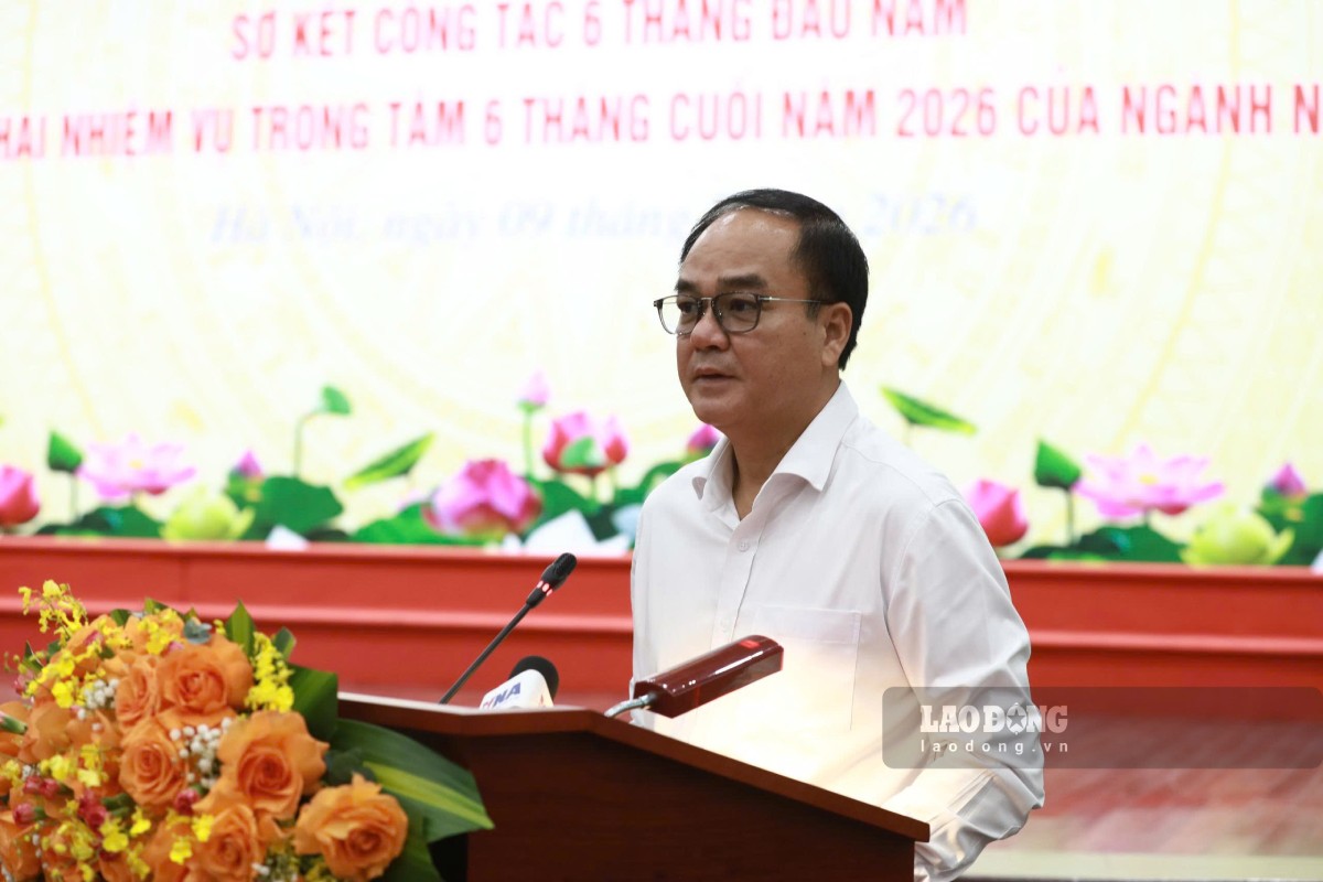 Deputy Minister of Home Affairs Vu Chien Thang outlined the task of continuing to streamline the organization inside ministries, branches and localities in the last 6 months of the year. Photo: Duy Tuan