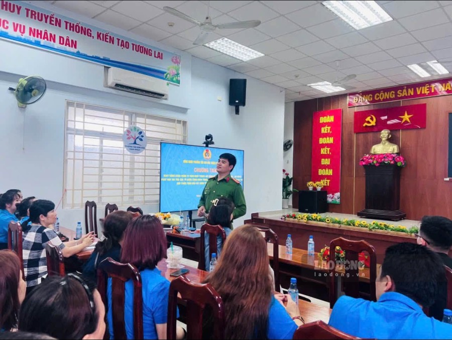 Công đoàn phường Tân Sơn Hòa, TPHCM triển khai công tác phòng, chống ma túy cho người lao động, quyết tâm bảo vệ địa bàn. Ảnh: Thái Bảo.
