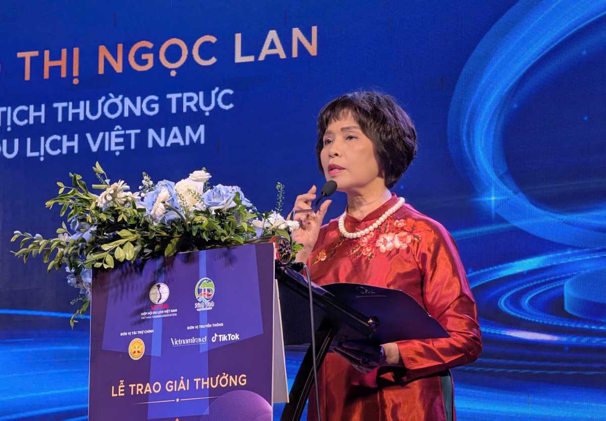 Bà Cao Thị Ngọc Lan - Phó Chủ tịch Thường trực Hiệp hội Du lịch Việt Nam phát biểu khai mạc sự kiện. Ảnh: Vũ Mai