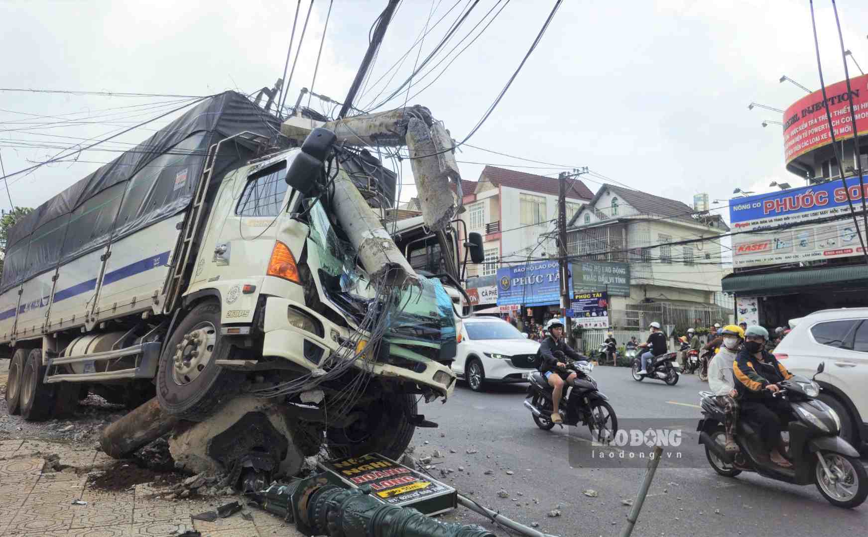 Một vụ tai nạn xe tải đang đậu đỗ tự trôi gây tai nạn tại phường B'Lao (Lâm Đồng) hôm 19.6 vừa qua. Ảnh: Phúc Khánh 