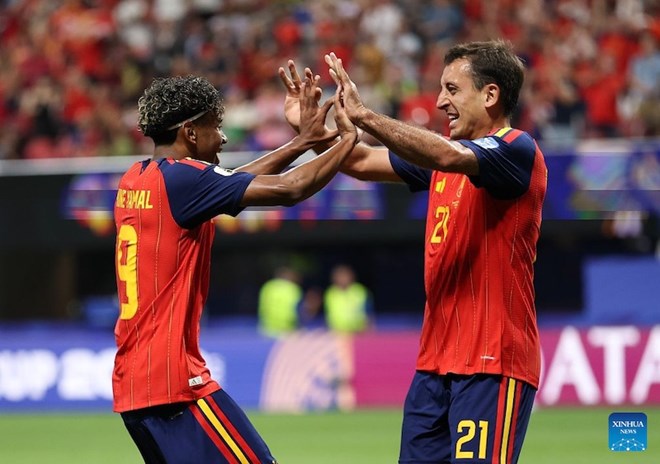 Lamine Yamal cùng Tây Ban Nha vô địch World Cup 2026.  Ảnh: Xinhua
