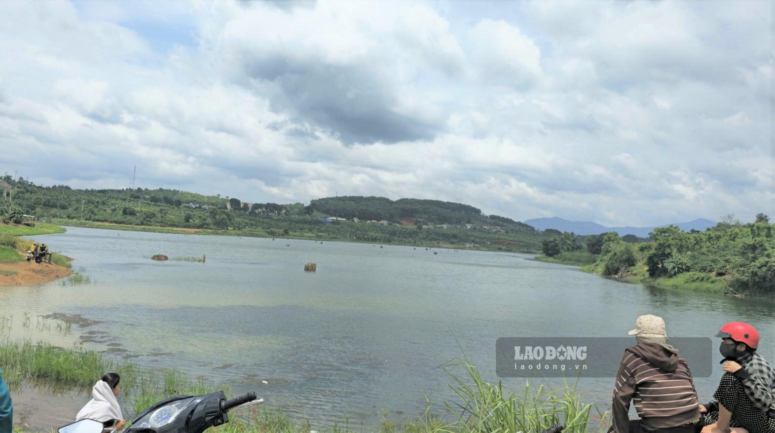 Lac d'irrigation de Đắk Pok (commune de Nâm Nung, province de Lâm Đồng), lieu de la noyade qui a causé la mort de 5 étudiantes le 10 juillet. Photo: Thần Hy