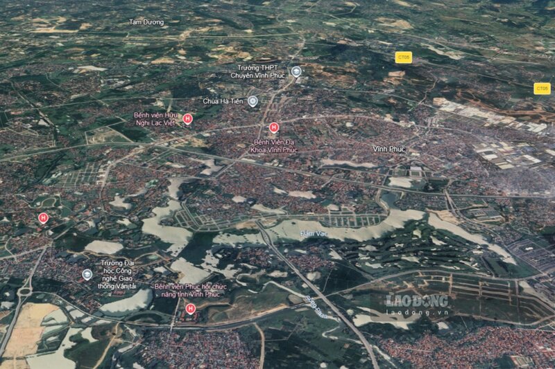 Khu vực phường Vĩnh Yên và phường Vĩnh Phúc đông đúc dân cư. Ảnh chụp trên Google Earth: Tô Công