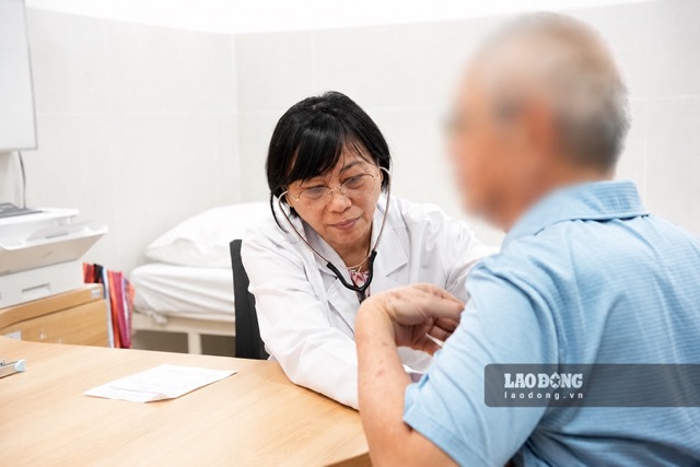 Patients who experience prolonged digestive disorders should see a doctor early to eliminate the risk of irritable bowel syndrome. Photo: Nguyen Ly