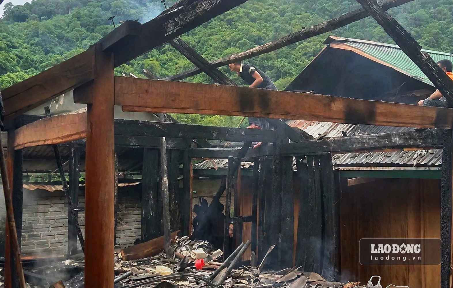 The stilt house in Muong Xen commune, Nghe An province was burned down on August 1. Photo: Pham Chung