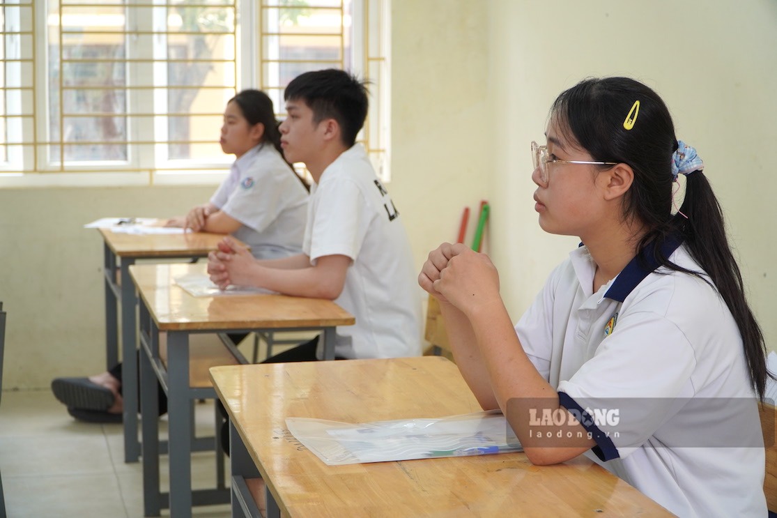 It is expected that the determination of 30% of candidates with the highest scores for scholarship consideration will be based on the total scores of 3 high school graduation exam subjects, excluding priority and encouragement points. Photo: Tuong Van