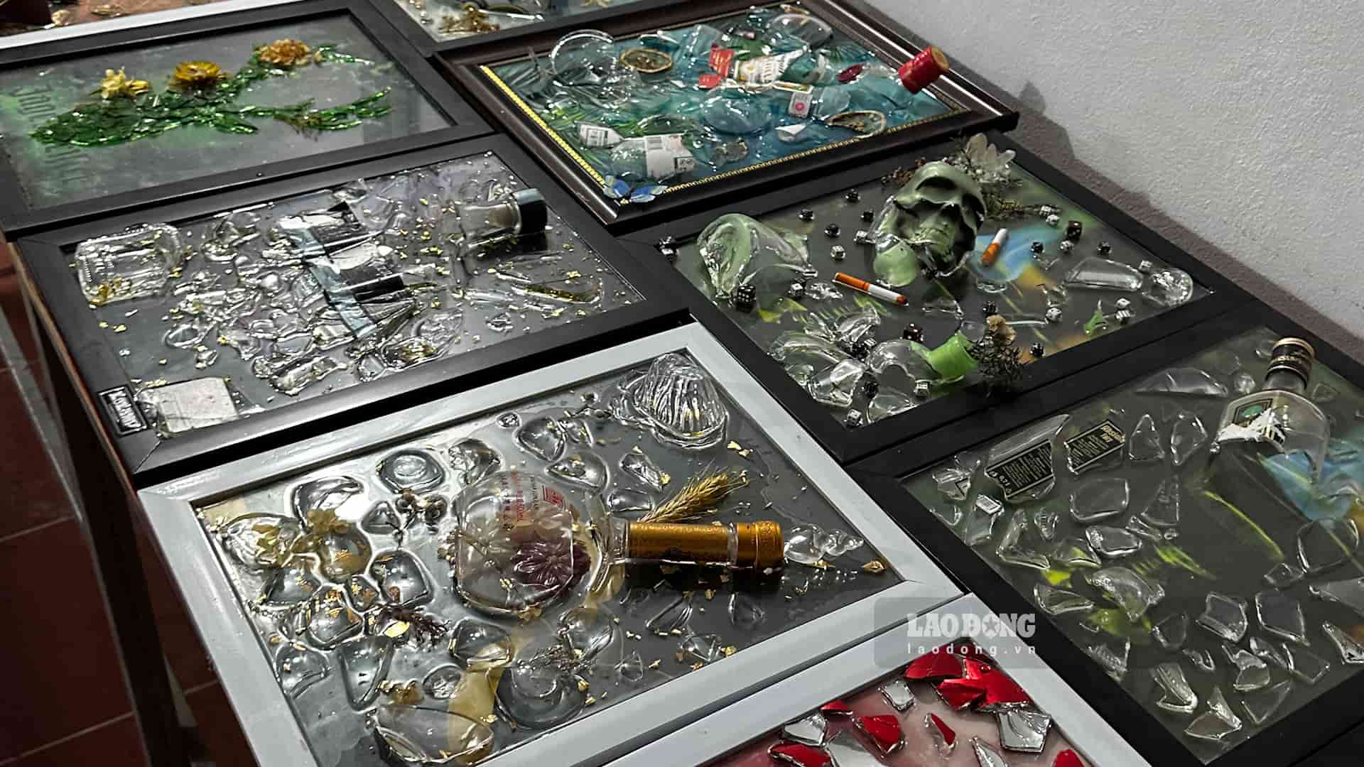 Riêng một bức tranh 3D có thể mất từ 12 - 15 giờ, trong đó việc sắp xếp từng mảnh thủy tinh sao cho hài hòa là công đoạn tốn nhiều thời gian nhất. Ảnh: Trang Nguyễn
