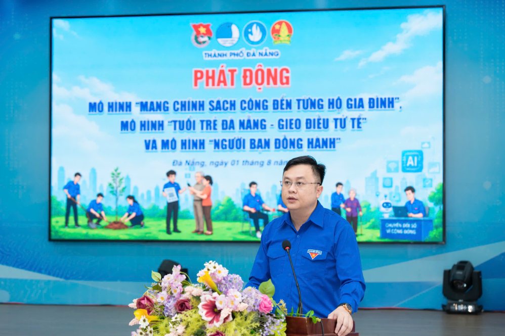 Bí thư Thành Đoàn Đà Nẵng Lê Công Hùng phát biểu tại lễ phát động triển khai 3 mô hình. Ảnh: Thành Đoàn Đà Nẵng