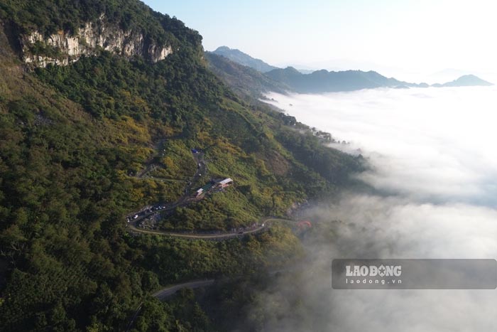 Pha Din Pass - one of the four great passes of the Northwest is about to be recognized as a provincial-level tourist area. Photo: Quang Dat