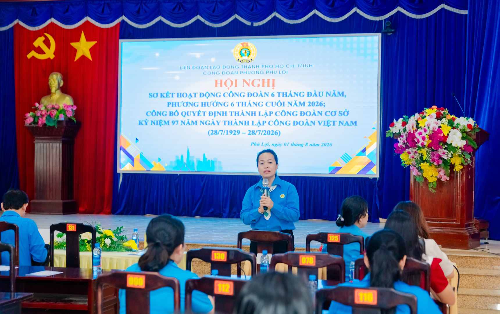 Bà Phạm Thị Hương Lan - Chủ tịch Công đoàn phường Phú Lợi phát biểu tại chương trình. Ảnh: Công đoàn phường Phú Lợi cung cấp