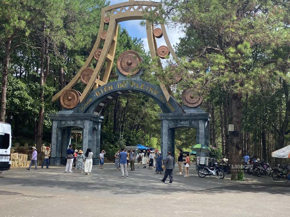 Área de reliquias escénicas nacionales de Bien Ho, Gia Lai. Foto de Thanh Tuan
