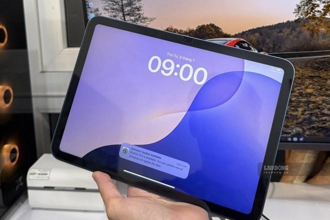 Apple is focusing on upgrading the design of the iPad product line. Photo: Huu Manh