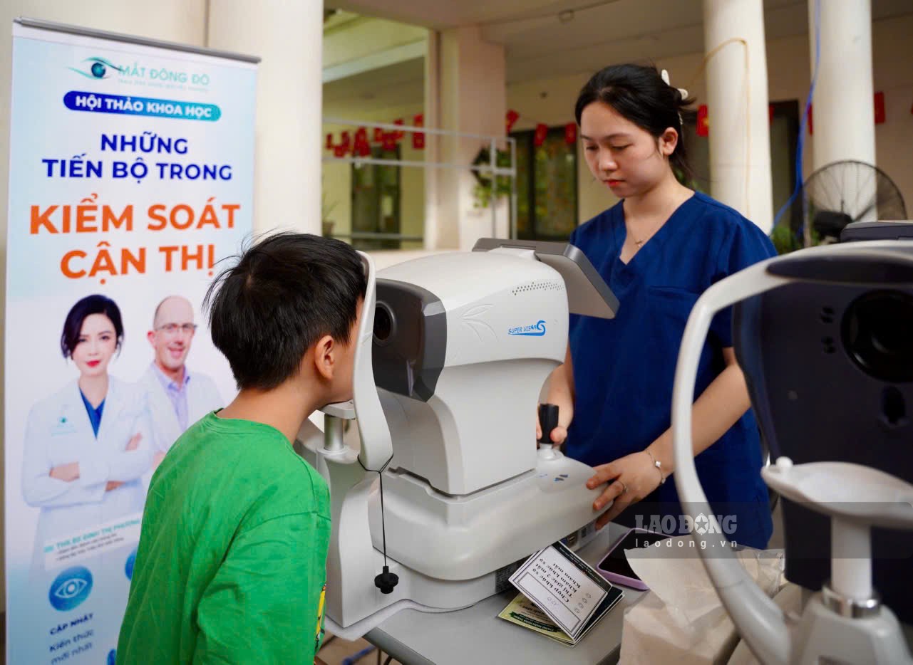 The rate of children with refractive errors is increasing. Photo: Ha Le
