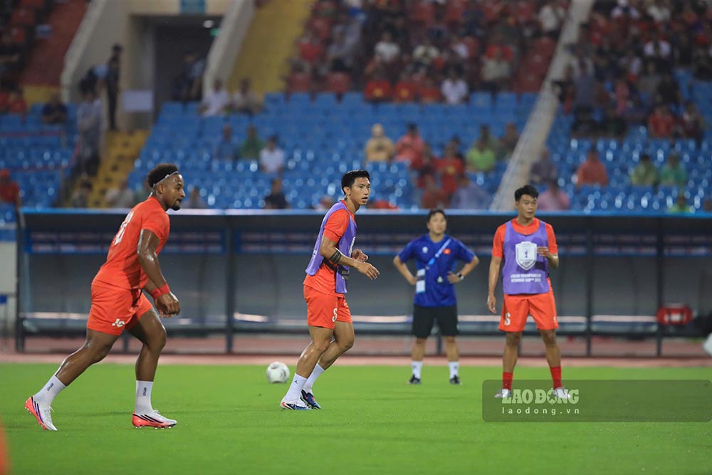 Vietnam national team only has 1 day to prepare for the confrontation with Indonesia. Photo: Minh Dan