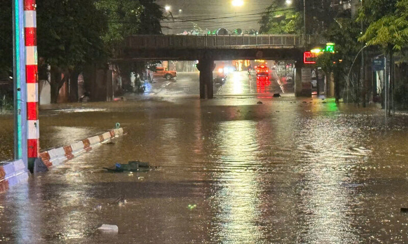 Ngo Quyen underpass is often deeply flooded every time it rains heavily. Photo: People provided