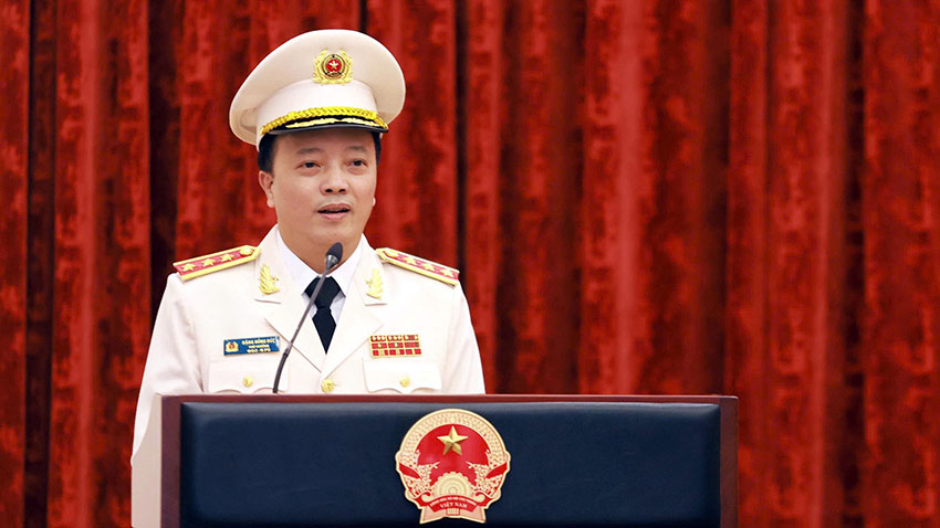 Deputy Minister Dang Hong Duc speaks after receiving the decision to promote to Senior Lieutenant General. Photo: Ministry of Public Security