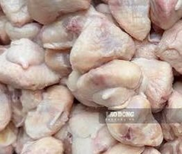 Chicken hooks are popular with many people, but you should limit eating them for good health. Photo: Kieu Vu