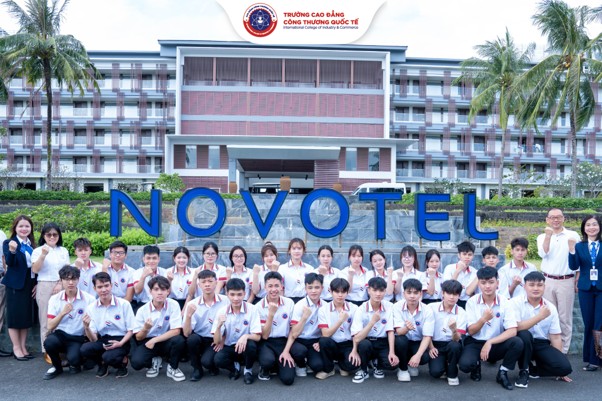 ICC students are trained in the direction of strengthening practice, practical internships at practical internships at 5-star standard businesses and hotels. Photo: ICC