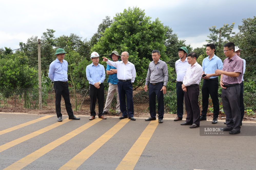 Lãnh đạo UBND tỉnh Đắk Lắk kỳ vọng khi dự án hoàn thành, đưa vào sử dụng sẽ tạo đòn bẩy góp phần phát triển kinh tế - xã hội các địa phương. Ảnh: Bảo Trung