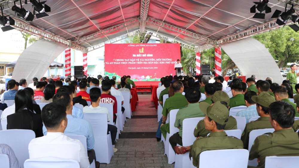 Đại biểu dự lễ ra mắt. Ảnh: Tiến Dũng/Công an An Giang