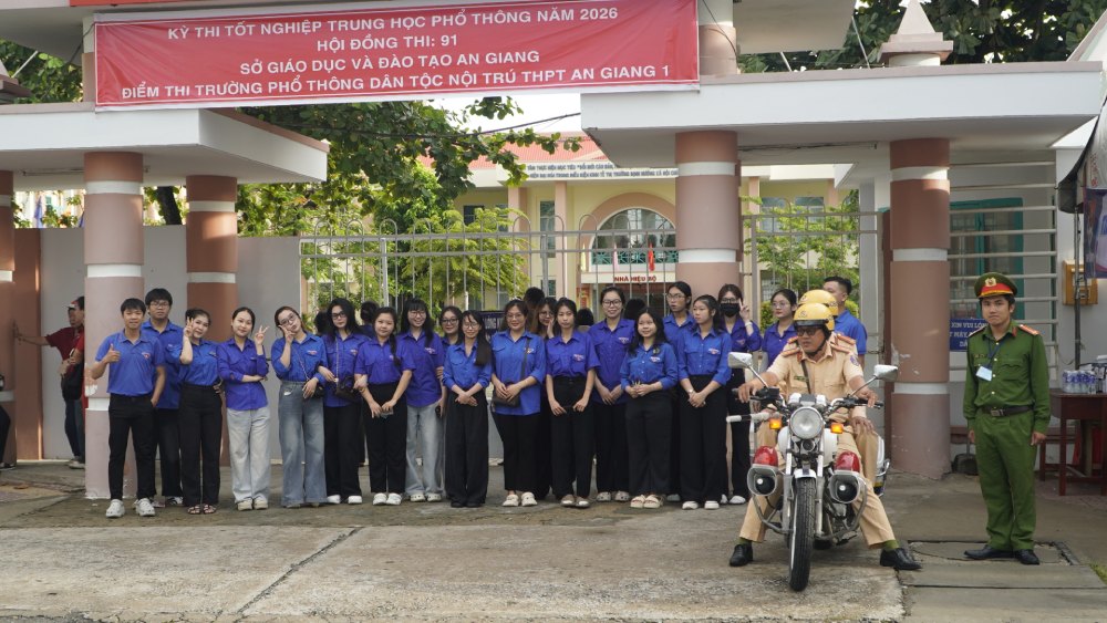 L'université d'An Giang a annoncé la décision concernant l'annonce des notes d'admission à l'université en forme d'enseignement régulier en 2026. Photo: Nguyên Anh