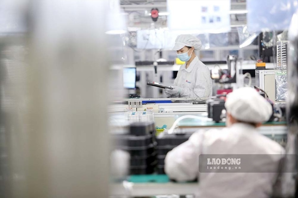 Ouvriers travaillant dans une usine à Bac Ninh. Photo: Van Truong