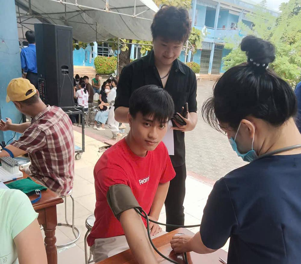 25 union members and workers of Dien Ban Ward Trade Union, Da Nang participate in voluntary blood donation phase 2 in 2026. Photo: Dien Ban Trade Union