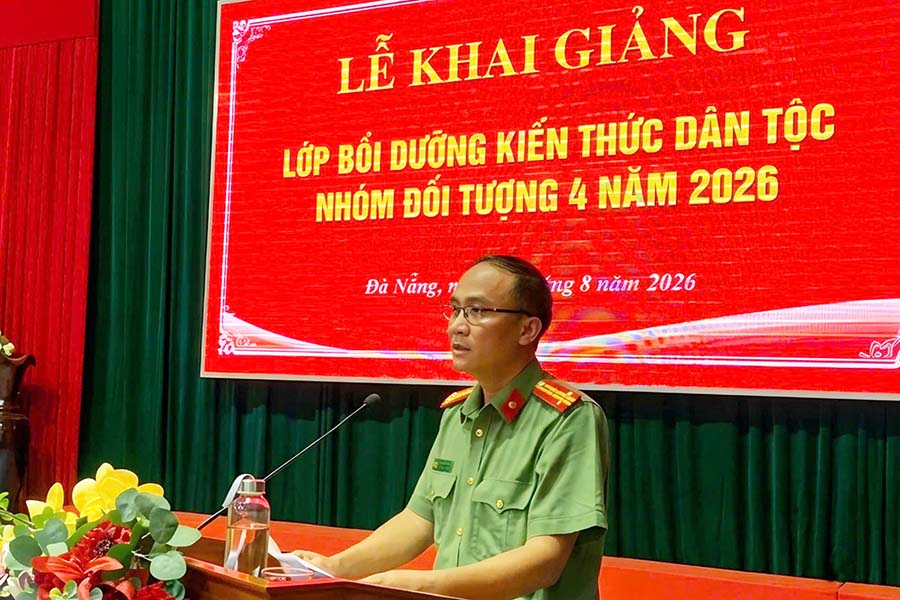 During the 5 days of the class, students studied key contents on ethnic minority affairs. Photo: Da Nang City Police e-Portal
