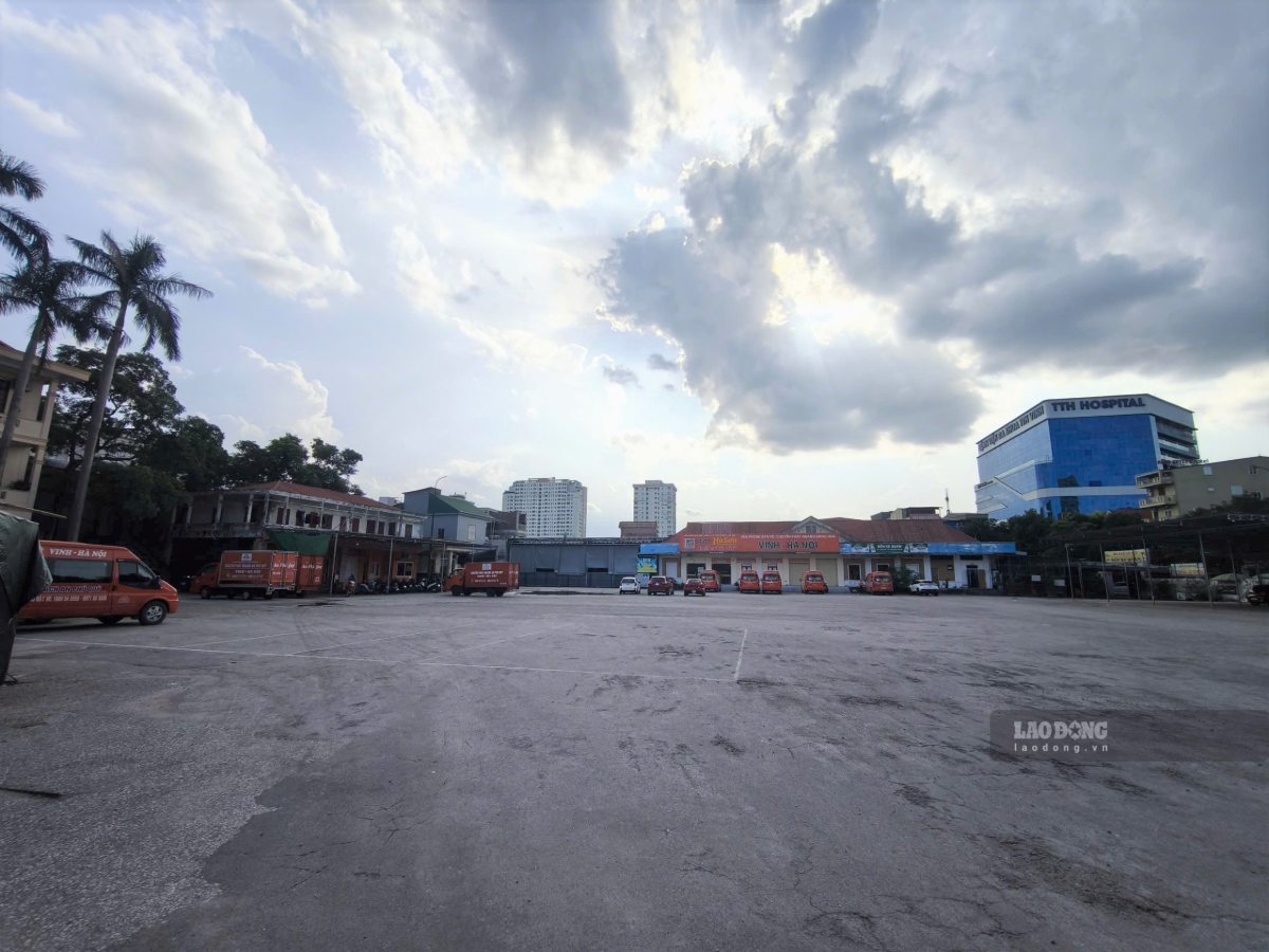 Phần lớn diện tích Bến xe Vinh cũ hiện để trống, chưa được khai thác. Ảnh: Quang Đại