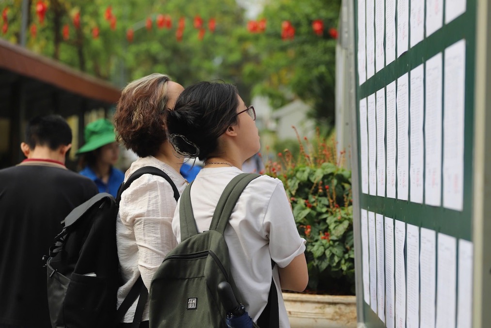 À ce moment-là, de nombreuses universités du pays ont successivement annoncé les notes d'admission à l'université régulière en 2026. Photo: Tường Vân