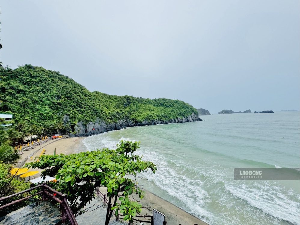 Cat Co 3 beach on Cat Ba island. Photo: Linh Boo