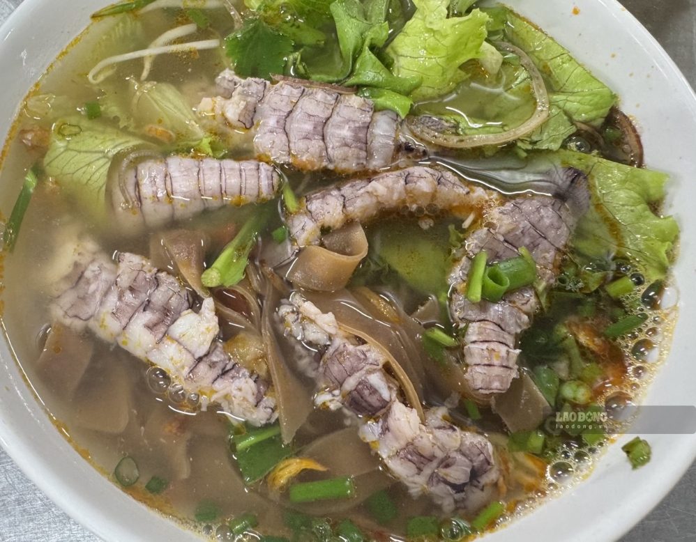 Bát bún về về 40.000 đồng.