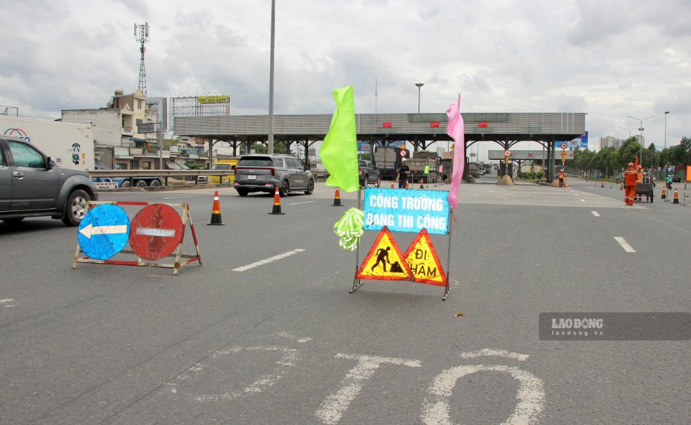 10日午後のドンナイ橋料金所前の交通整理 8. 写真:HAC