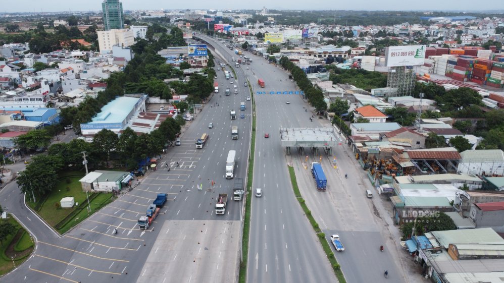 Trạm thu phí cầu Đồng Nai đặt trên Quốc lộ 1A thuộc phường Trấn Biên và Long Hưng, thành phố Đồng Nai phục vụ cho Dự án đầu tư xây dựng cầu Đồng Nai mới và tuyến hai đầu cầu theo hình thức hợp đồng BOT. Ảnh: HAC