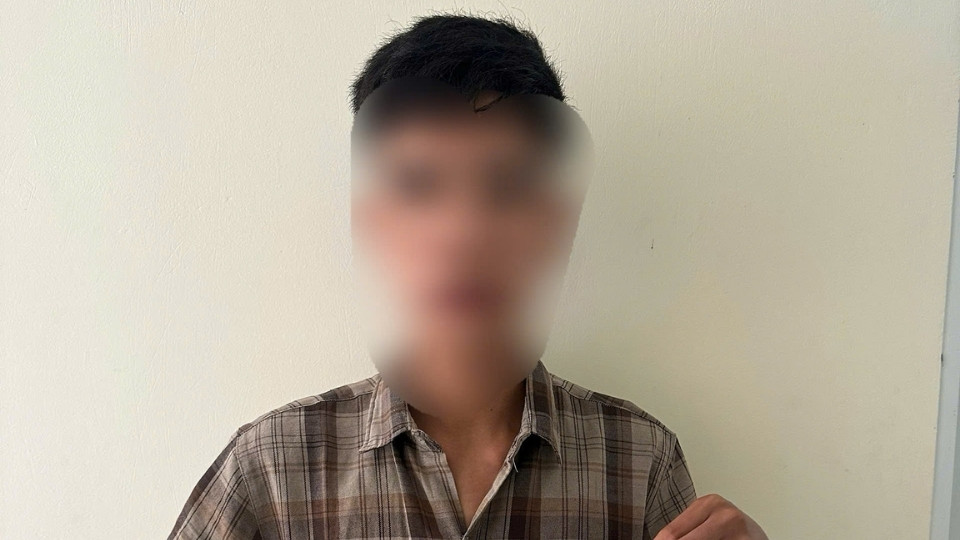 Police issued a decision to prosecute the accused against L.T.D to investigate the act of organizing the illegal use of narcotics. Photo: Vinh Long Police e-Portal