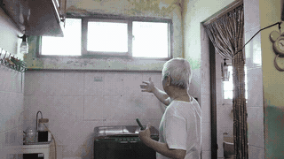 Walls cracked and leaking, residents of the apartment complex hope to be renovated soon. Photo: Nhu Ha