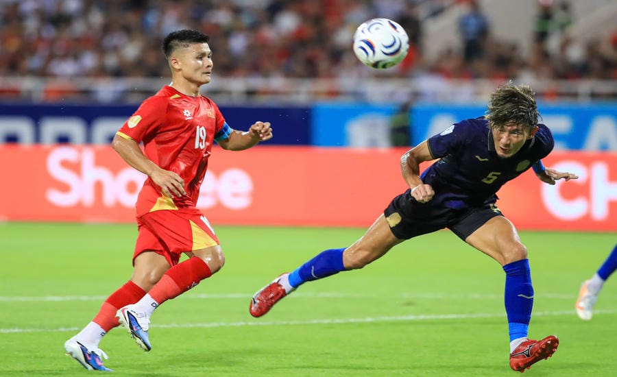 Midfielder Quang Hai wears the captain's armband of Vietnam National Team at ASEAN Cup 2026. Photo: Minh Dan