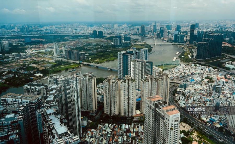 High lending interest rates are causing purchasing power in the real estate market to decline. Photo: Bao Chuong