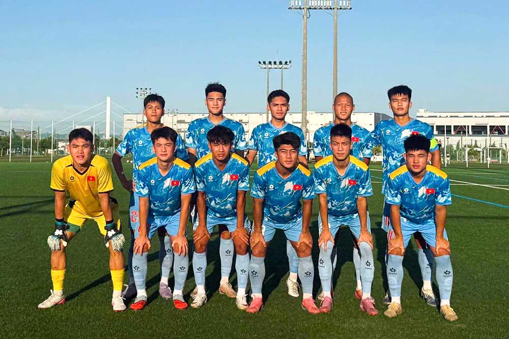 U20 Vietnam won 4-0 against Koukou High School in a practice match in Japan. Photo: VFF